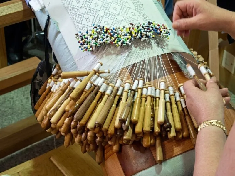 Palillos en encaje de camariñas